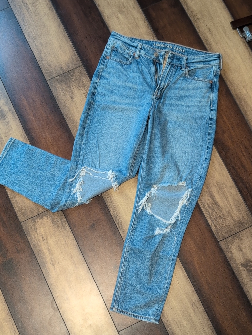 American Eagle Outfitters Light Blue Distressed Mom Jeans